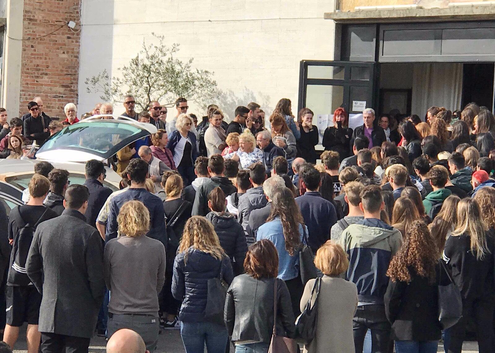 Il funerale di Raffaella Turco