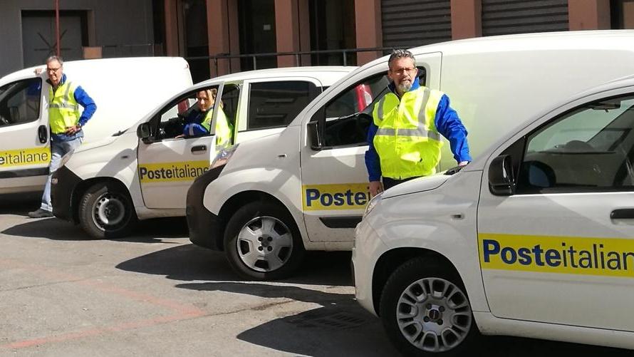 Tagli agli uffici postali in provincia di Reggio Emilia: scontro Pd-M5S 