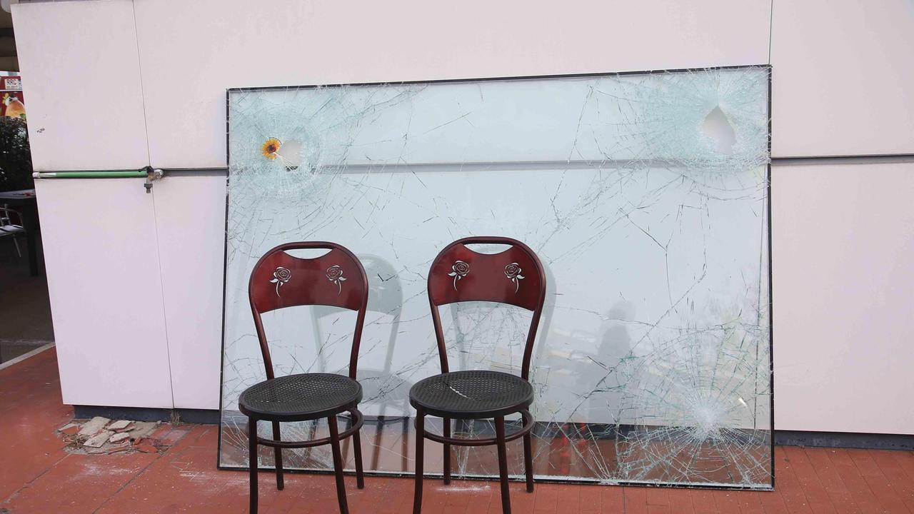 Quattro Castella: sfondano la vetrata e rubano i tabacchi