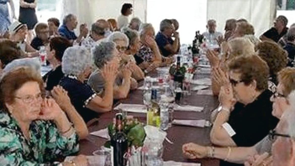 Festa dei pensionati, pranzo al parco, musica e giochi
