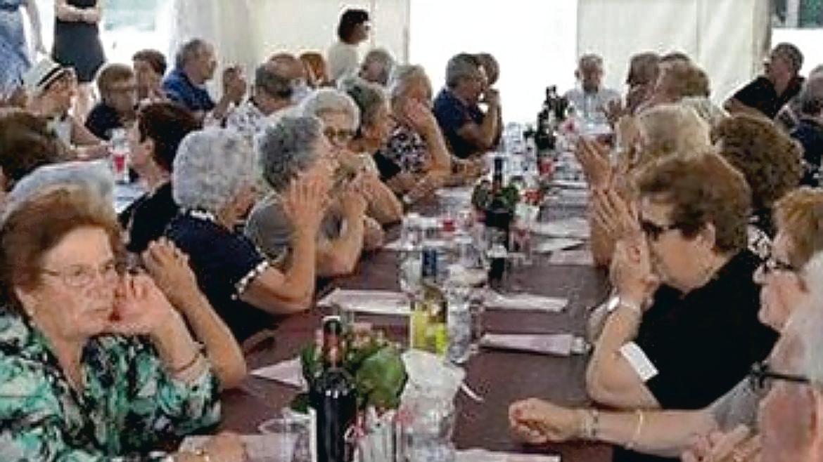 Festa dei pensionati, pranzo al parco, musica e giochi
