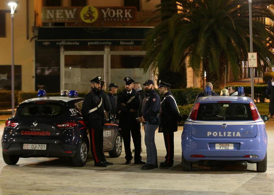 Polizia e carabinieri in centro a Montecatini (Foto Nucci)