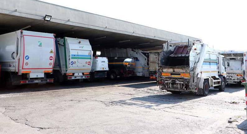 Massa, la raccolta funziona, ma i furbetti resistono 