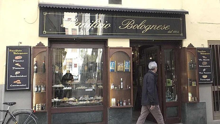Insetti nel pane a scuola , il titolare del forno: «Il mio impasto era regolare»