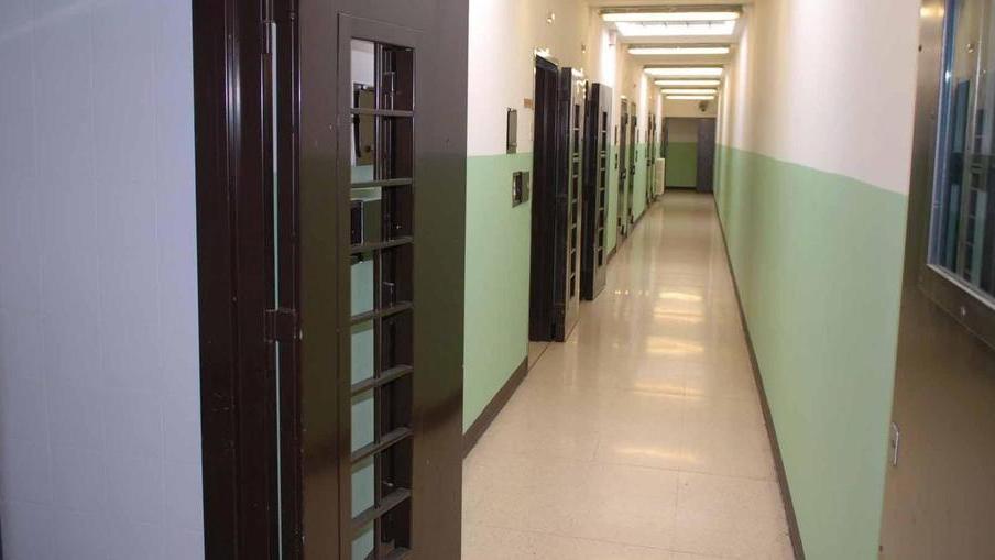 Stuprava il compagno di cella: a processo un detenuto 33enne