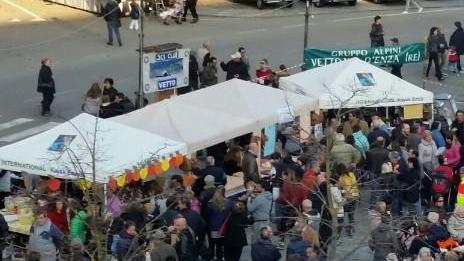 Una domenica ghiotta tra mercatini e piatti tipici alla Festa della castagna