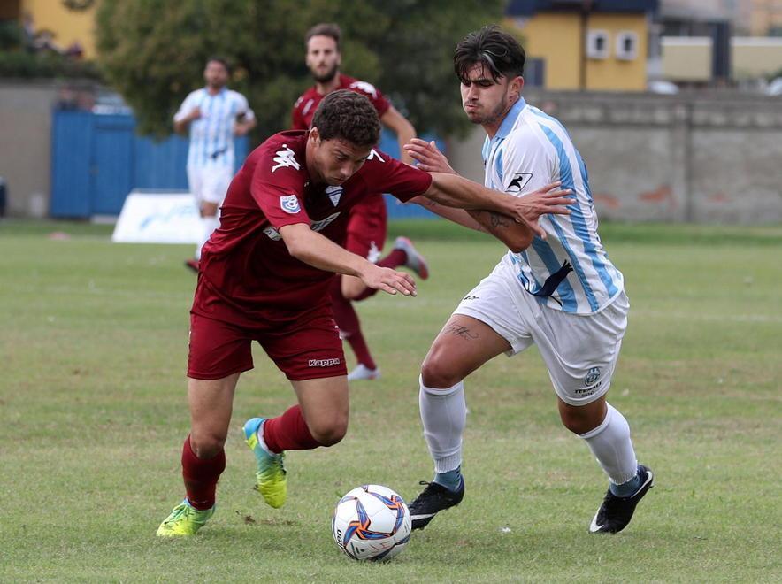 Agrifogli in pressione su un avversario (Foto Nucci)