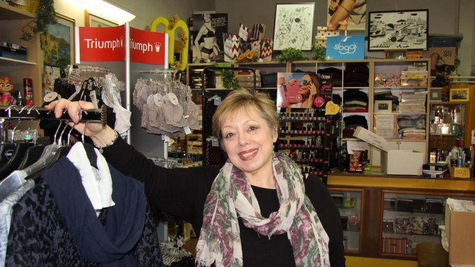 Daniela Ciminelli titolare del negozio “Nonna Assunta” (foto Batavia)