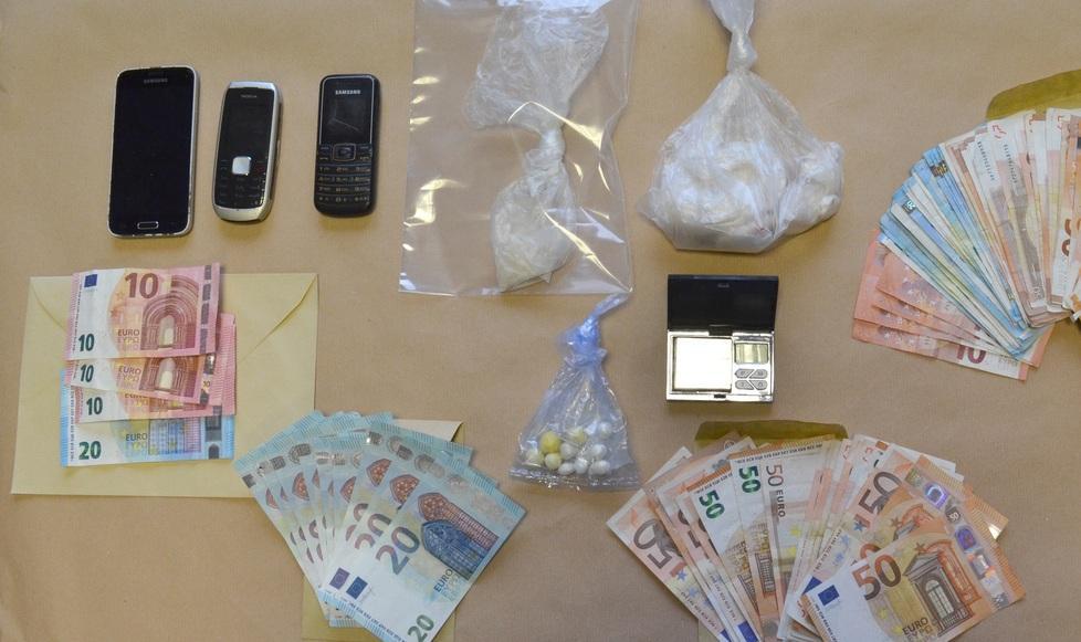 Arrestato profugo con un etto di shaboo