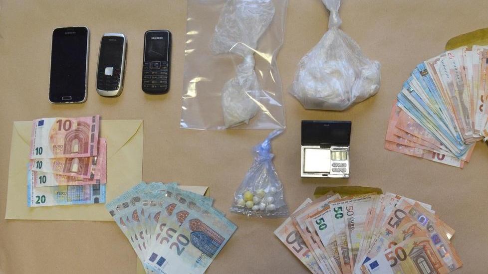 Arrestato profugo con un etto di shaboo