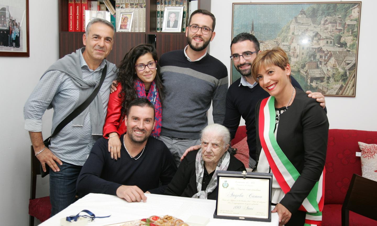 I cento anni di zia Angela Caneo