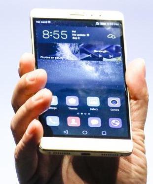 HUAWEI, SAMSUNG E APPLE LAVORANO AI NUOVI SCHERMI