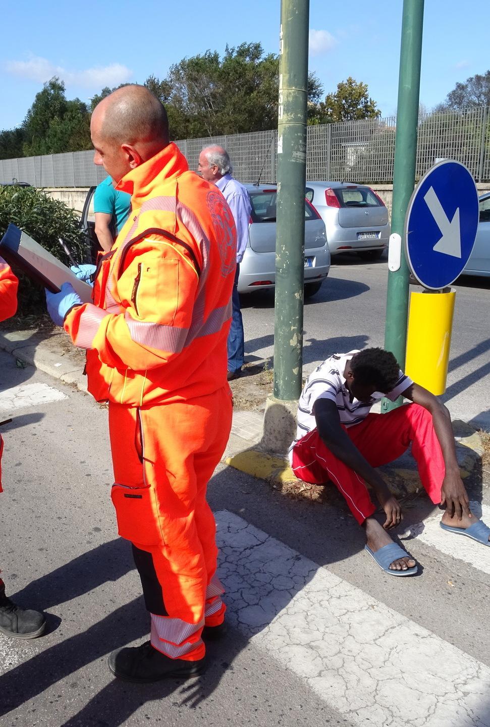 «Mio figlio con la testa spaccata, guerriglia mai vista»