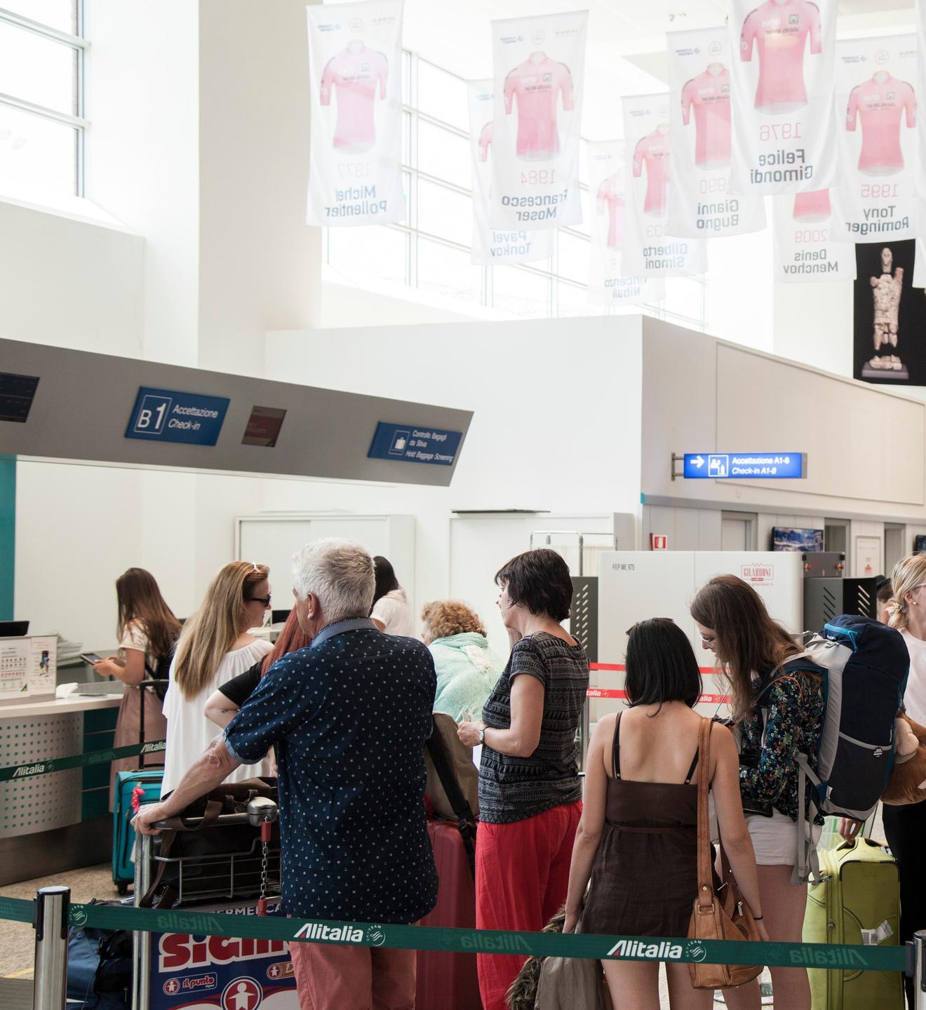 Alghero, passeggeri ancora in calo 