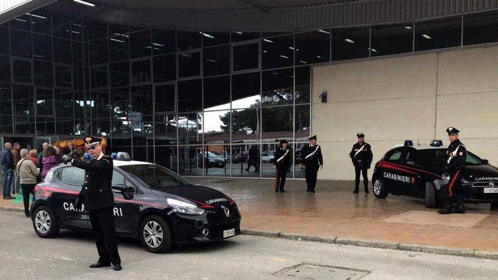Spari in fiera, scoppia il panico. Ma erano colpi a salve per una gara