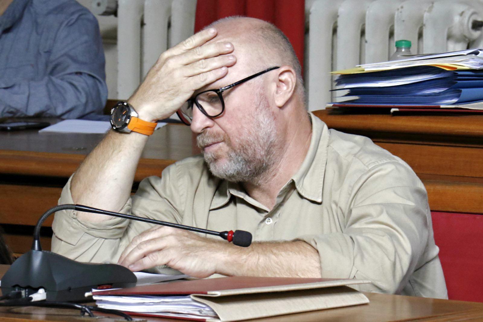 Cinquestelle faccia a faccia con la realtà - L'editoriale 