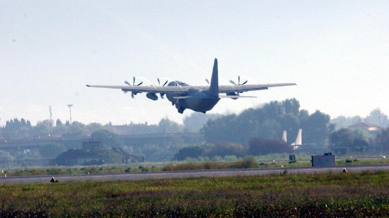 Un C-130 della 46esima Brigata aerea di Pisa