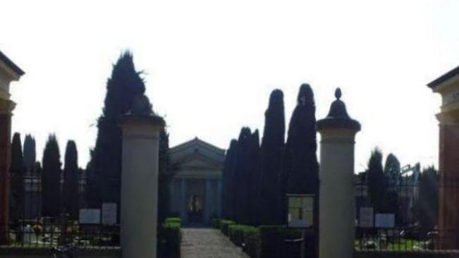 Cimiteri più sicuri con le telecamere E guerra ai piccioni