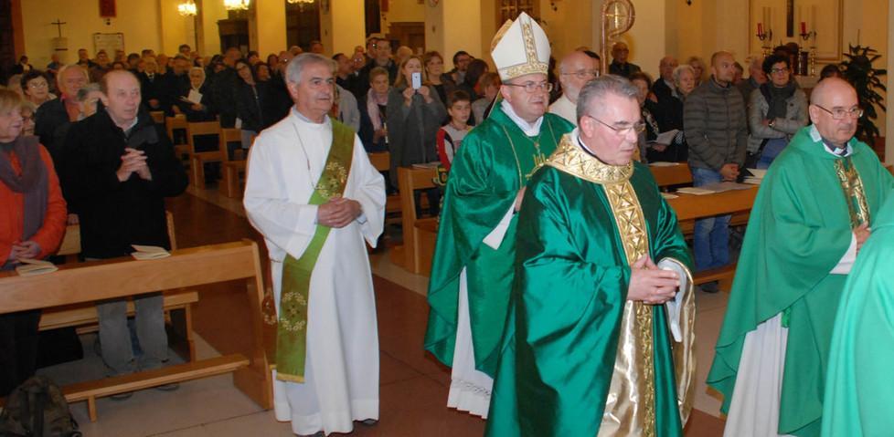 Chiesa gremita per don Fulvio 