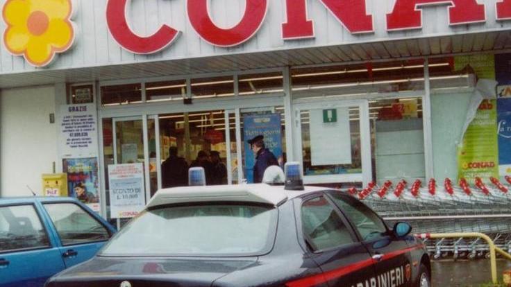 Furti nei supermercati due fidanzati nei guai