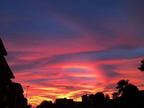 Tramonto da sogno domenica 29 ottobre: "Non è colpa dell'inquinamento" 