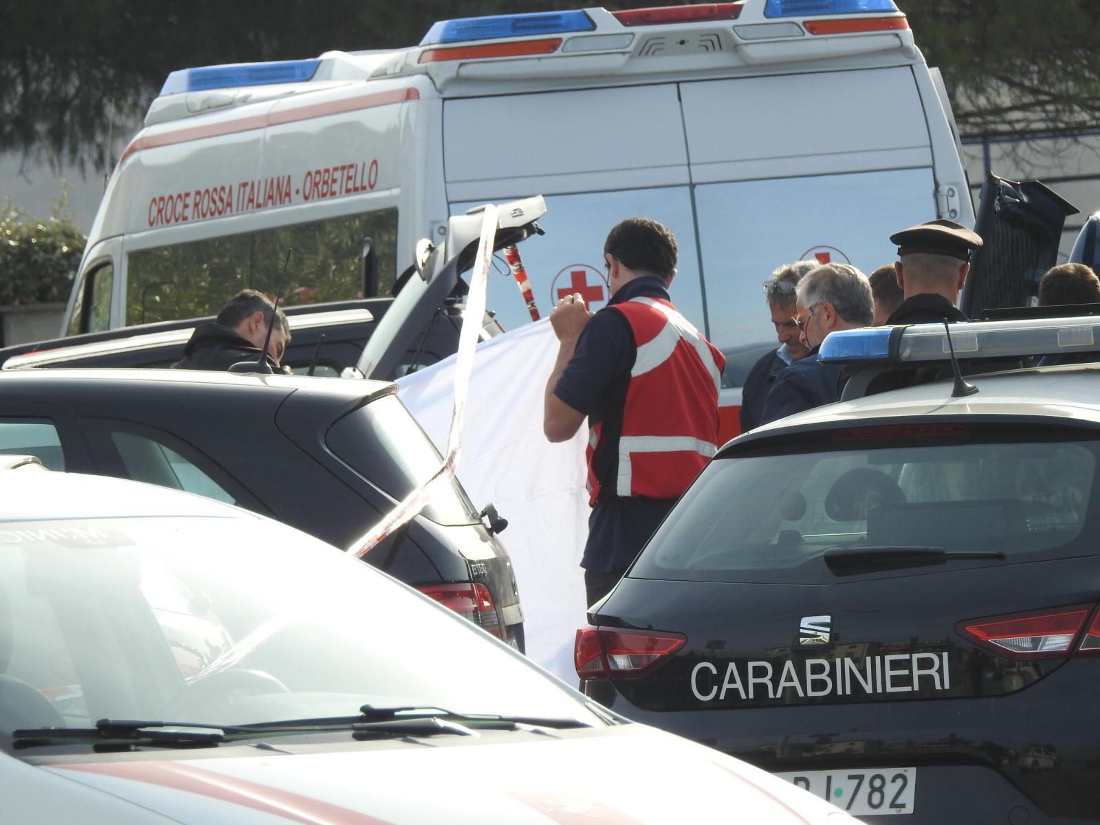I rilievi dopo la scoperta di uno dei due corpi (foto Russo)