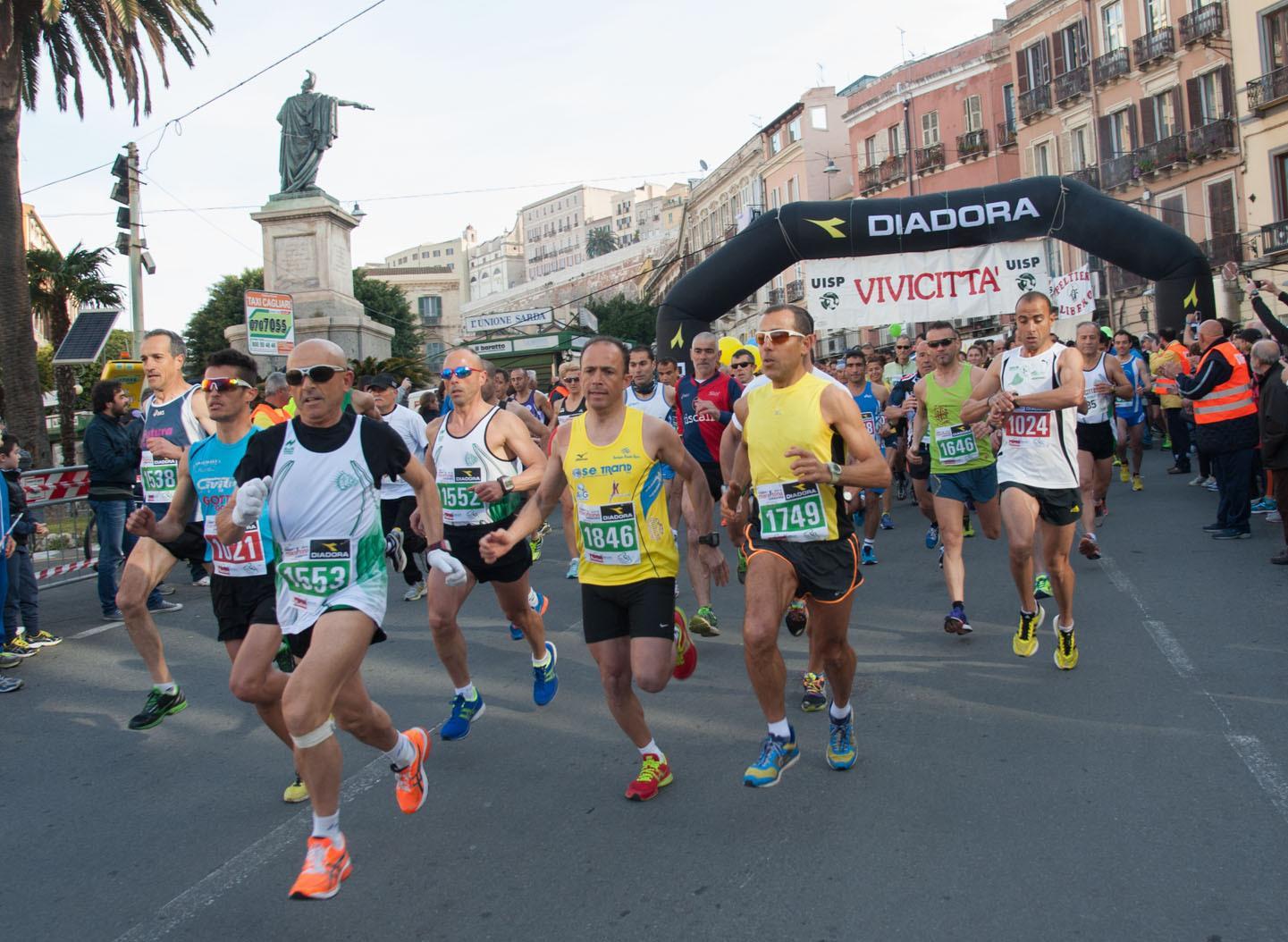 Manifestazione sportiva in largo Carlo Felice, foto di repertorio