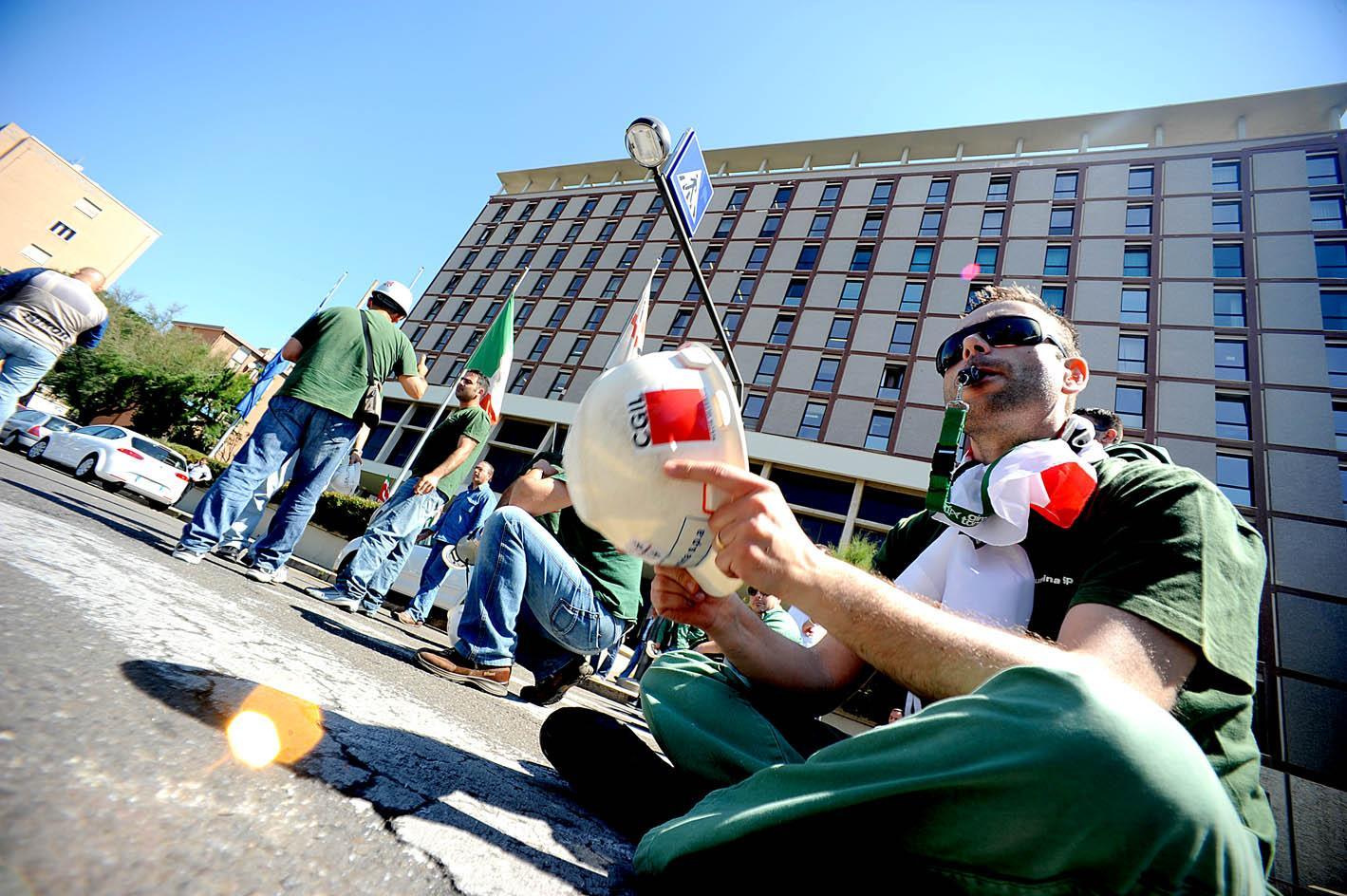 I lavoratori di Eurallumina di nuovo in piazza il 7 novembre 