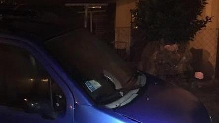Ubriaco centra un’auto, fugge ma è preso