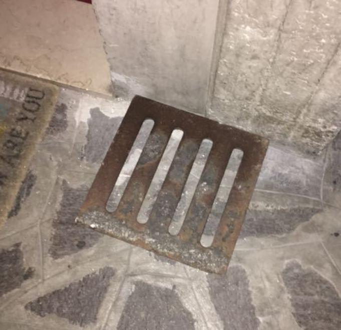 Il ladro sfonda la vetrina nel negozio aperto da poco 