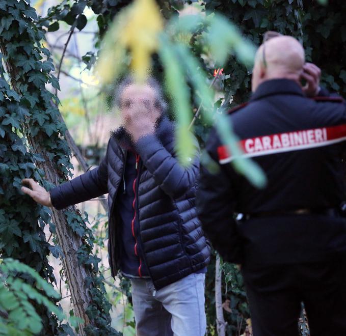 Gettatto nel Crostolo, caccia al rapinatore 