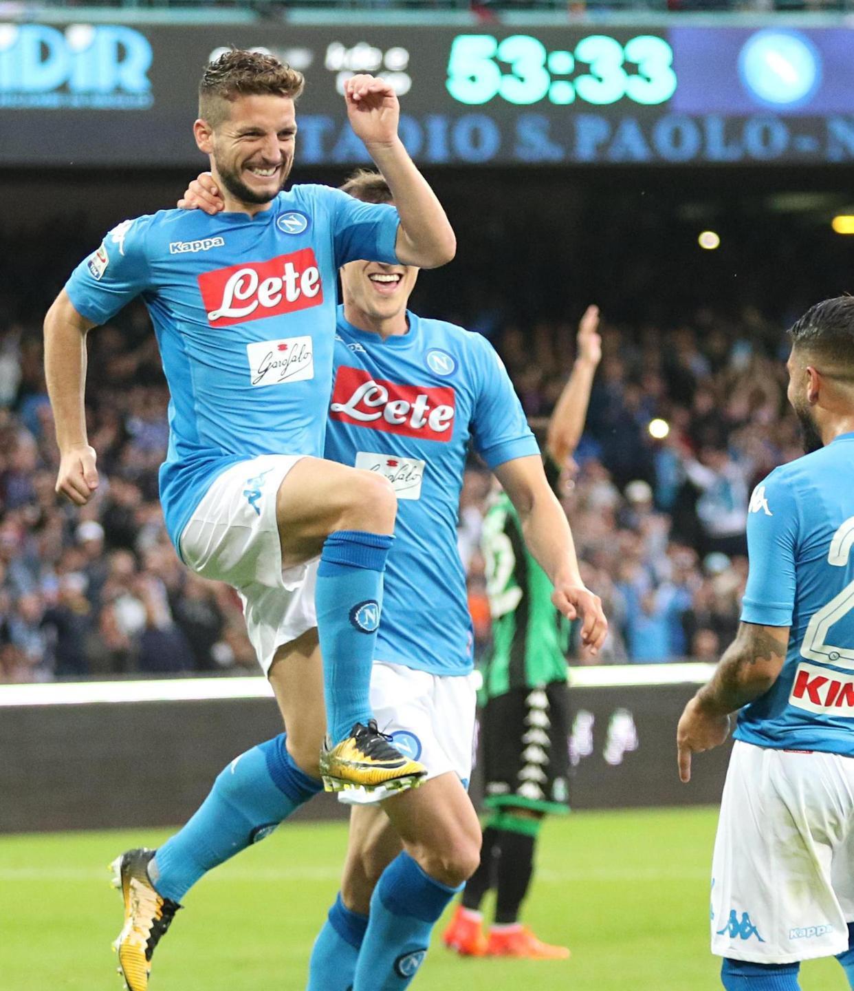 Tris al Sassuolo, comanda il Napoli 