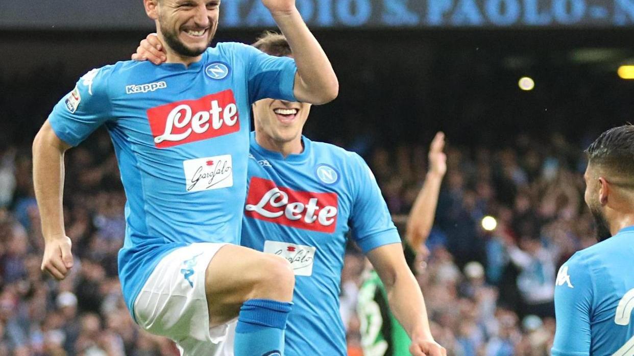 Tris al Sassuolo, comanda il Napoli