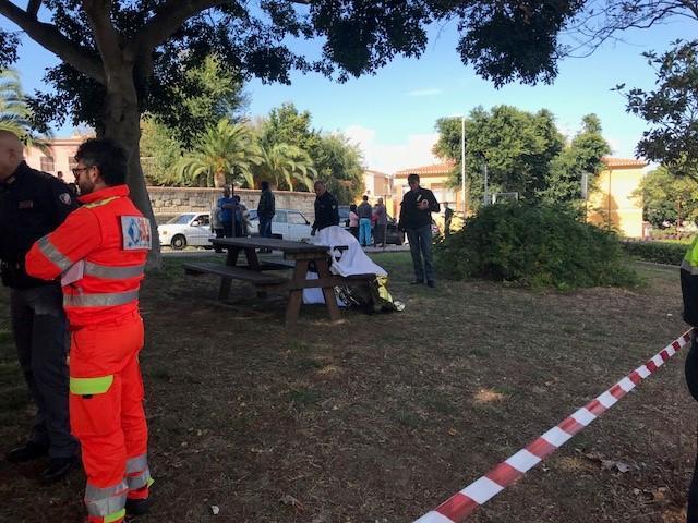 Porto Torres, si uccide con una pistola davanti alla basilica di San Gavino