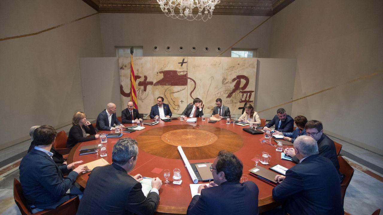 Il governo catalano destituito dopo la dichiarazione di indipendenza