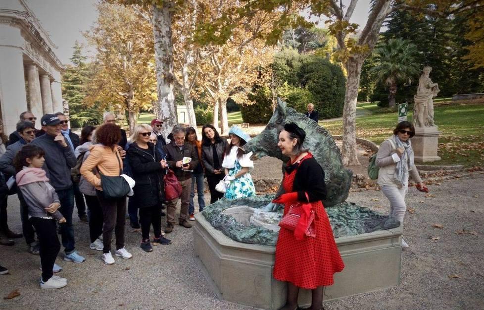 Visitatori al Tettuccio domenica scorsa accolti dagli “Angeli del bello” e dall’attrice Simona Vannelli