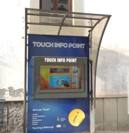 Informazioni, dopo 10 mesi sono arrivati cento cartelli