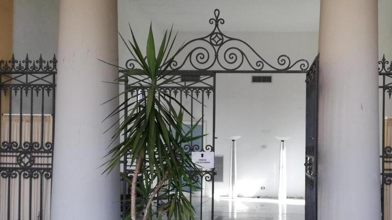 Sala del commiato, partiti i lavori
