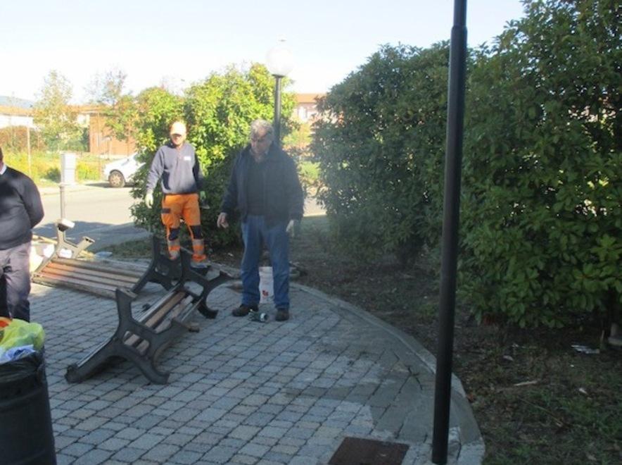 Vandali in azione nei parchi pubblici 