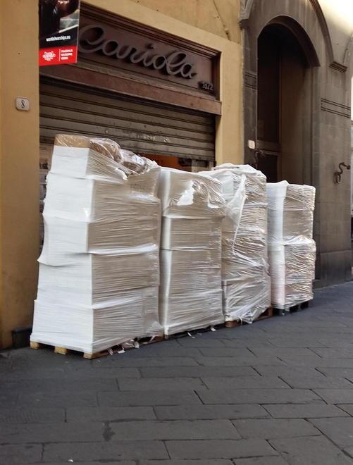 Grandi lavori per i negozi temporanei 