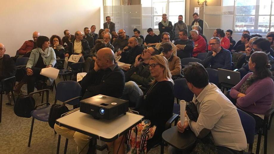 Gli operatori minacciano la serrata