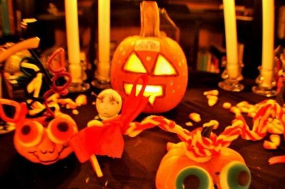 Modena, dolcetto o scherzetto e poi rubano: presi i baby ladri di Halloween