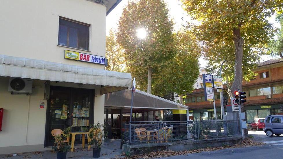 Inscenano una finta rapina al bar-tabacchi