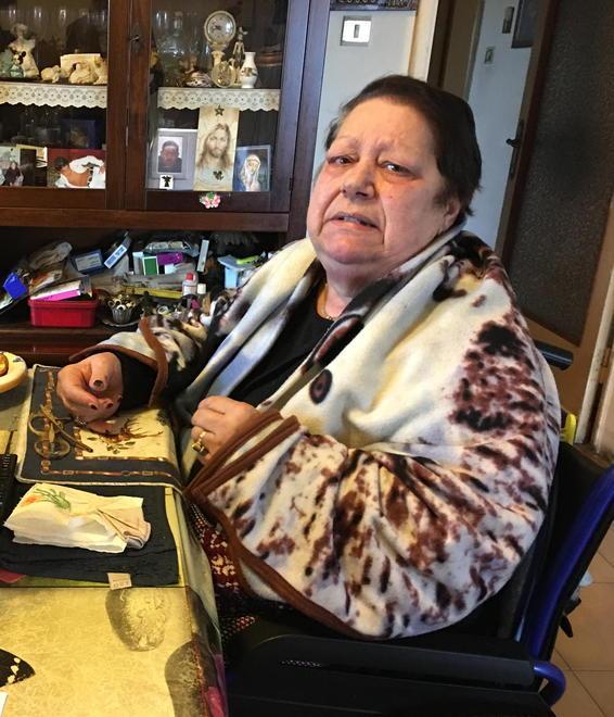 A 70 anni è sulla sedia a rotelle e rischia di perdere la casa 