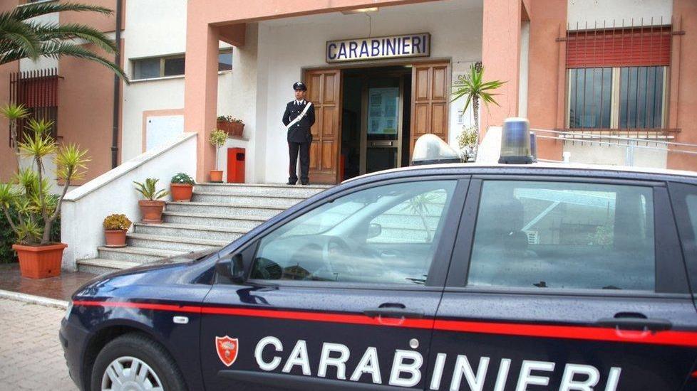 Estorsione ai genitori, finisce in carcere
