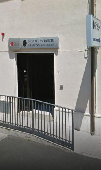 Raccolta di firme contro la chiusura di Mps a Riotorto 