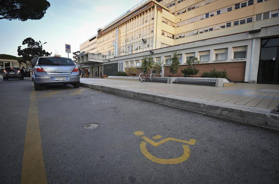 Stallo occupato, odissea di un 87enne 
