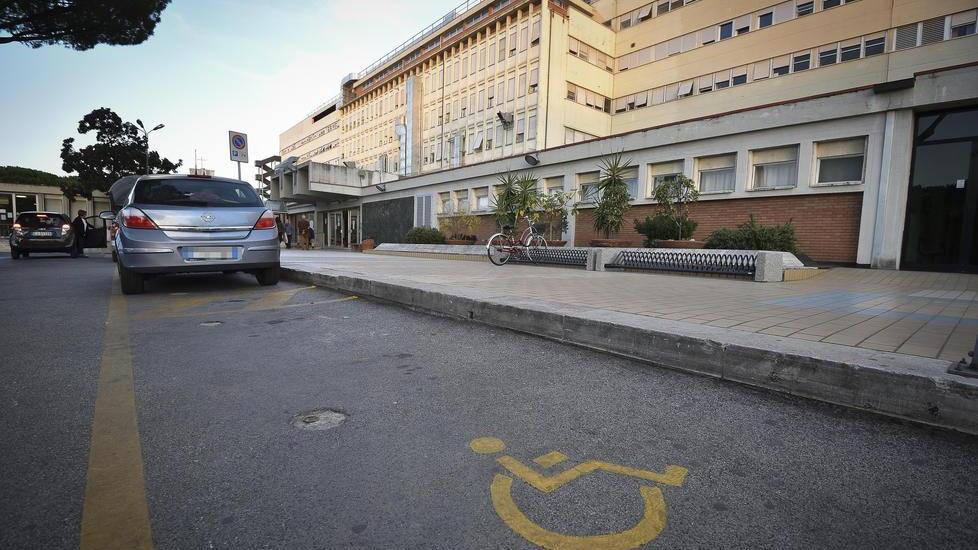Stallo occupato, odissea di un 87enne