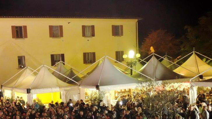 Gustatus apre con la banda e scommette su Carlo Conti