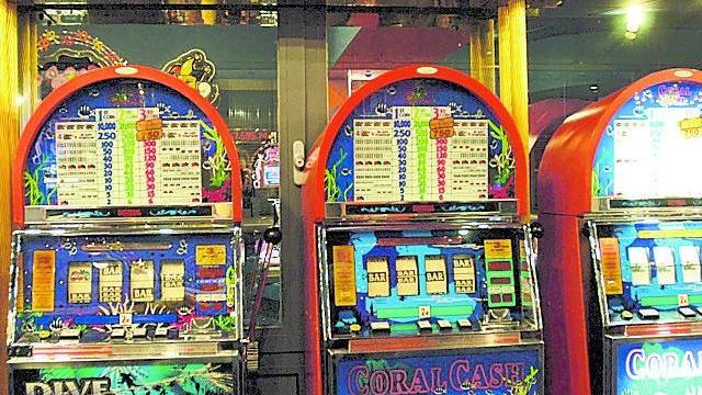 Colpo della banda delle slot al bar Rito di Montuolo